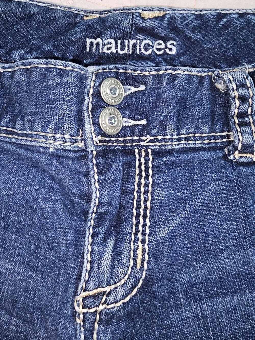 Women's Maurices Embroidered Jean Shorts Sz 13/14